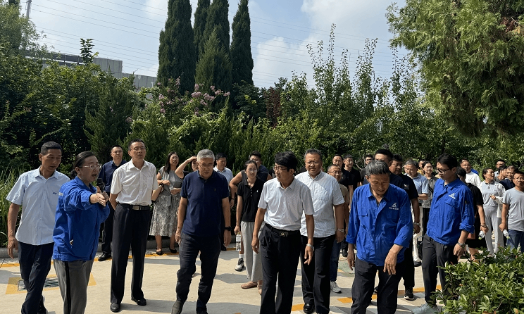 市農(nóng)業(yè)農(nóng)村局領導一行到集團奧迪斯工廠參觀